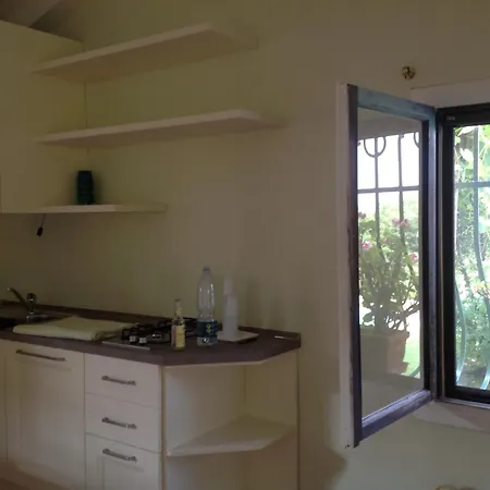 Casetta In Giardino Con Piscina Vakantiehuis *