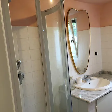 Casetta In Giardino Con Piscina