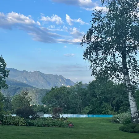 Casetta In Giardino Con Piscina