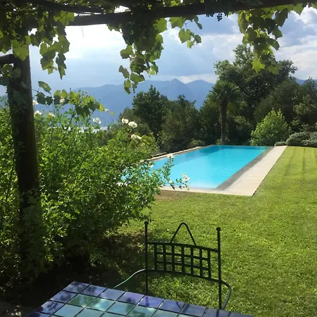 Casa de Férias Casetta In Giardino Con Piscina