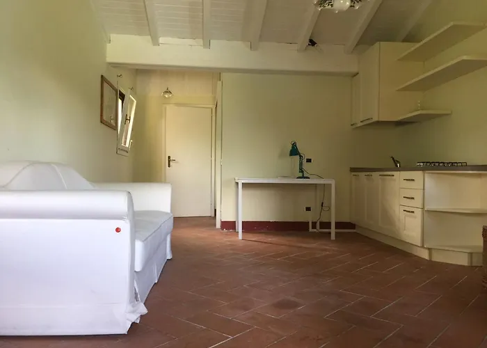 Casetta In Giardino Con Piscina * Луино