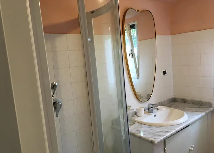 Casetta In Giardino Con Piscina